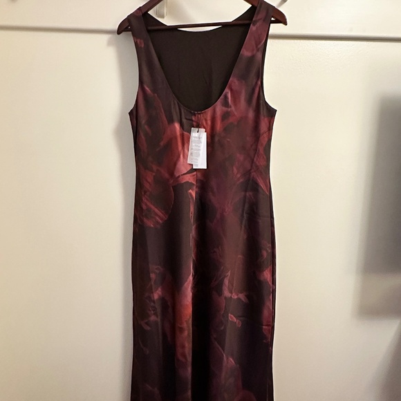 Dynamite Burgundy Floral Silky Slip Midi Dress NWT Size L - Picture 4 of 7